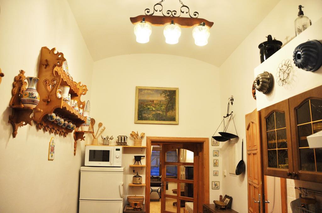 Traditional Slovak Apartment Pressburg Exterior foto